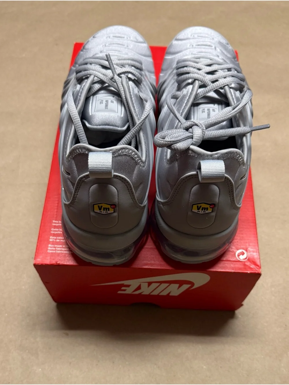 Nike Air Vapormax Plus Wolf Grey Men’s size 10 running shoes NEW!